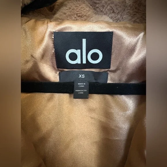 Alo Yoga Faux Fur Foxy Jacket - Picture 4 of 7